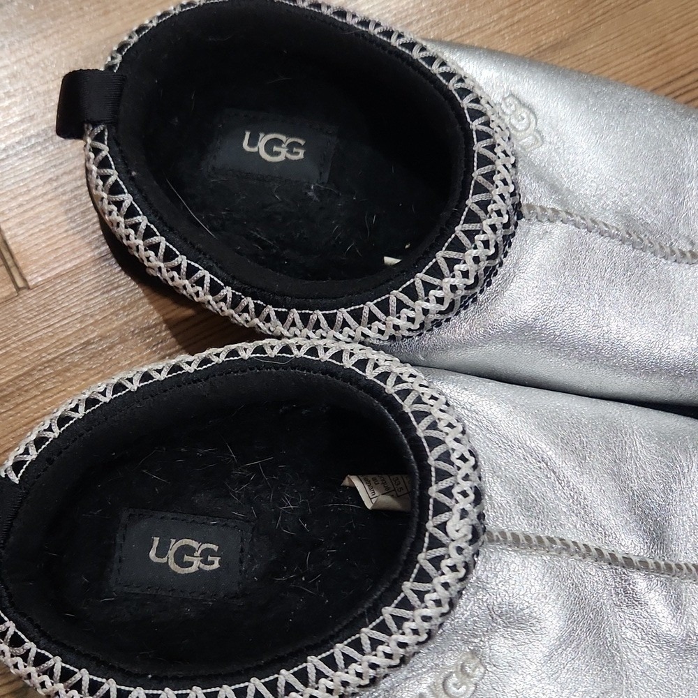 UGG Tazz Tasman Leather Silver Black Metallic Slipper Slide Shearling Shoe 2 - Picture 2 of 5